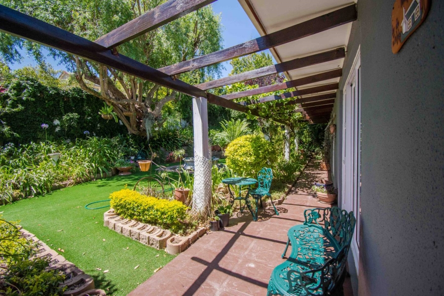 4 Bedroom Property for Sale in Heldervue Western Cape